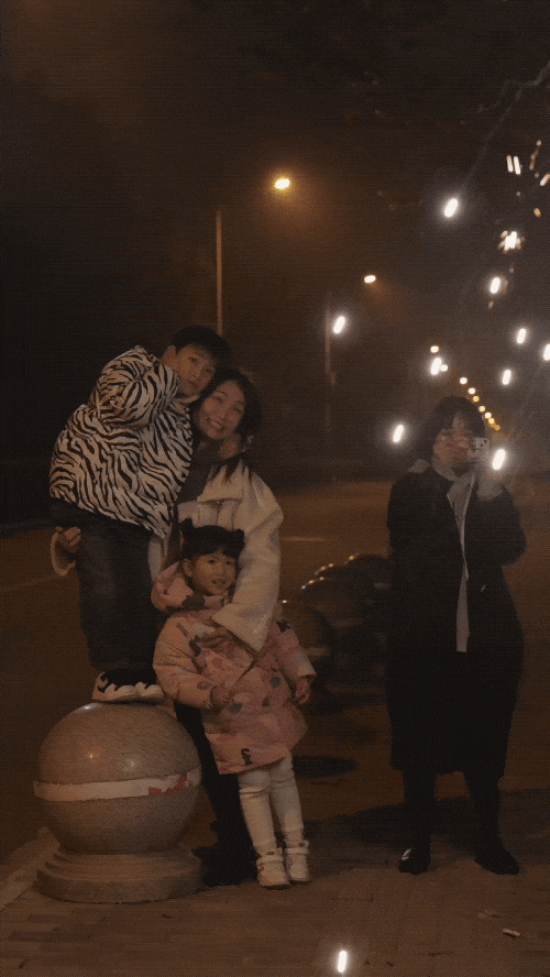 以友谊为基础的四口之家， 甚至有可能比普通的家庭更幸福